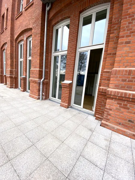 Zwischen Spree & Altstadt – wunderschöne Galerie-Wohnung mit Terrasse — photo 1